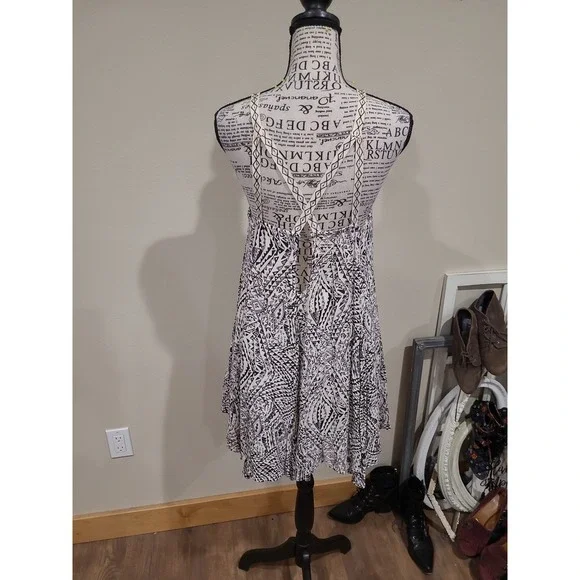 QED London abstract black white.strappy flowy dress festival boho Women SZ M - Picture 5 of 12